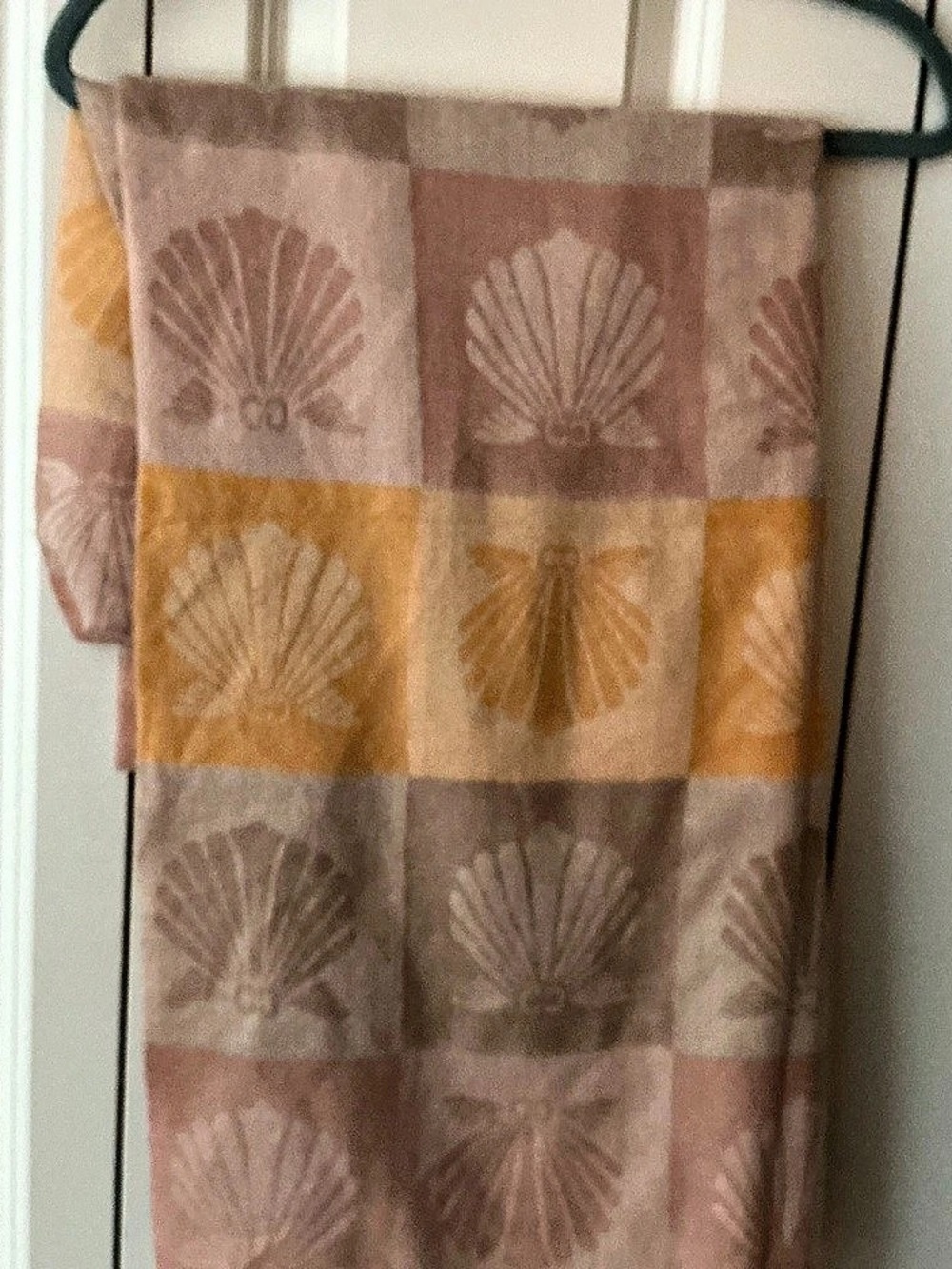 Cashmere Shell Print Scarf in Pink & Orange Like New